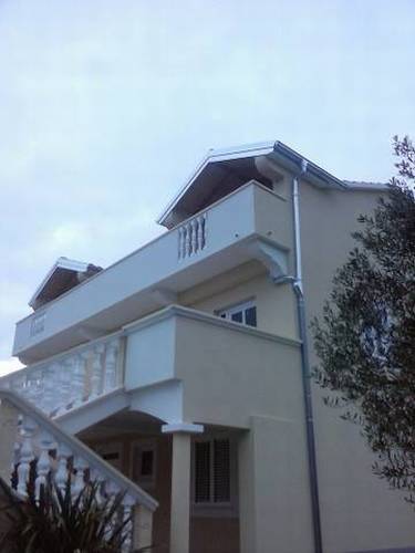 Ferienwohnungen Maksan Pakoštane